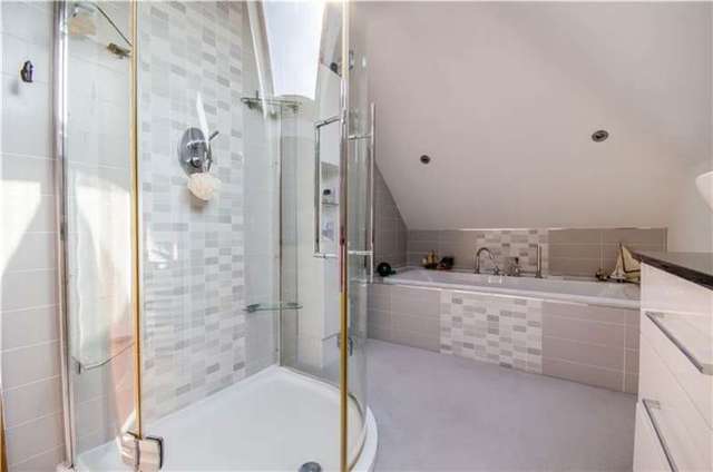  Image of 4 bedroom Chalet for sale in Malthouse Way Barrington Cambridge CB22 at Barrington, CB22 7RR