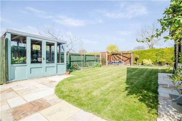  Image of 4 bedroom Chalet for sale in Malthouse Way Barrington Cambridge CB22 at Barrington, CB22 7RR