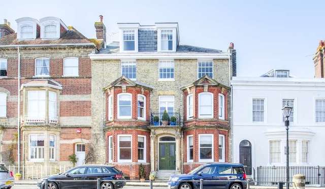  Image of 3 bedroom Flat for sale in Maltravers Street Arundel BN18 at Arundel  Arundel, BN18 9BU