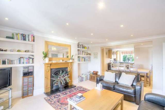  Image of 3 bedroom Flat for sale in Maltravers Street Arundel BN18 at Arundel  Arundel, BN18 9BU