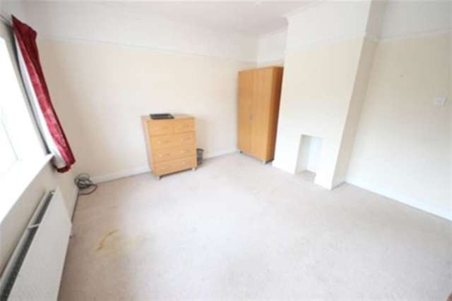  Image of 3 bedroom Detached house to rent in Manor Road Guildford GU2 at Guildford, GU2 9NE
