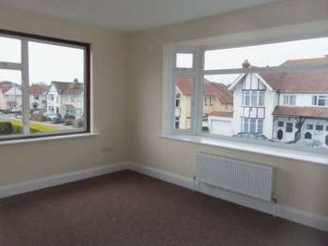  Image of 2 bedroom Flat to rent in Manor Road Paignton TQ3 at Manor Road First Floor Flat  Paignton, TQ3 2HR