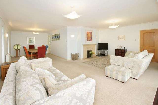  Image of 5 bedroom Detached house for sale in Manor Road Bishopsteignton Teignmouth TQ14 at 14 Manor Road  Teignmouth, TQ14 9SU