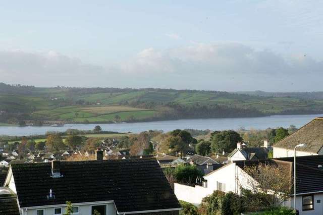  Image of 5 bedroom Detached house for sale in Manor Road Bishopsteignton Teignmouth TQ14 at 14 Manor Road  Teignmouth, TQ14 9SU