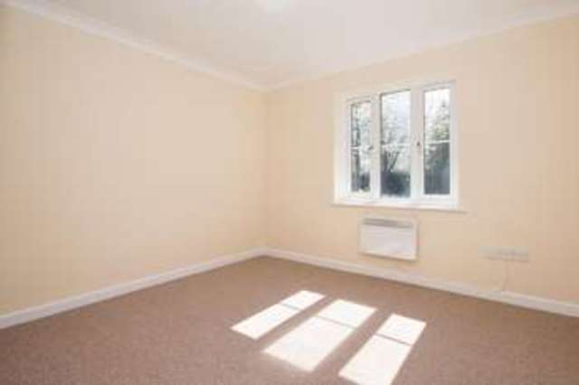  Image of 1 bedroom Flat for sale in Vicarage Road Marchwood Southampton SO40 at Vicarage Road Marchwood Southampton, SO40 4SX