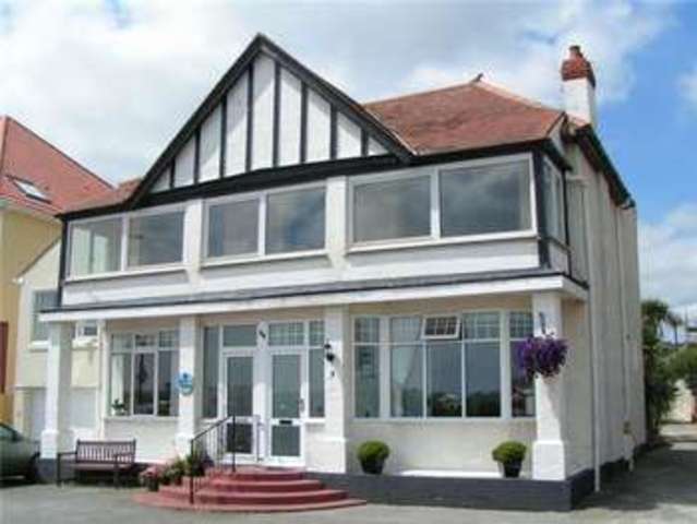  Image of 3 bedroom Flat to rent in Marine Drive Paignton TQ3 at Marine Drive Preston PAIGNTON, TQ3 2NS