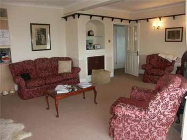  Image of 3 bedroom Flat to rent in Marine Drive Paignton TQ3 at Marine Drive Preston PAIGNTON, TQ3 2NS