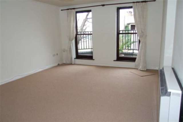  Image of 2 bedroom Flat to rent in Marks Court Southend-on-Sea SS1 at Southend-on-Sea, SS1 2RH