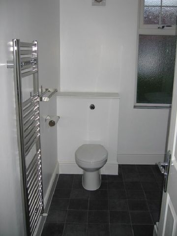  Image of 6 bedroom House Share to rent in Marlborough Road Beeston Nottingham NG9 at Beeston Nottinghamshire Beeston, NG9 2HG