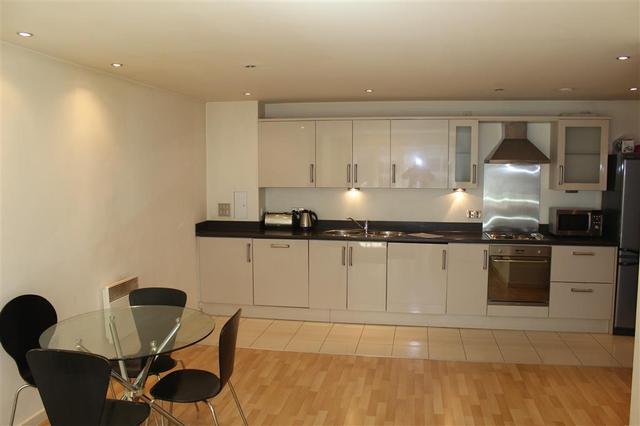  Image of 2 bedroom Apartment to rent in Masshouse Plaza Birmingham B5 at Masshouse Plaza  BIRMINGHAM, B5 5JE