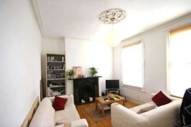  Image of 3 bedroom Flat to rent in Mayton Street London N7 at London N7 6QR Holloway, N7 6QR