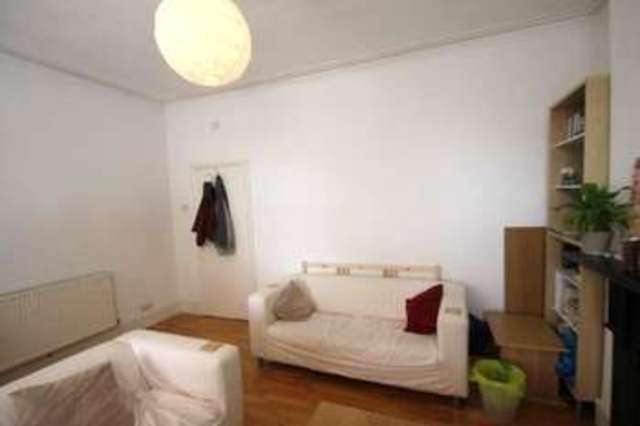  Image of 3 bedroom Flat to rent in Mayton Street London N7 at London N7 6QR Holloway, N7 6QR