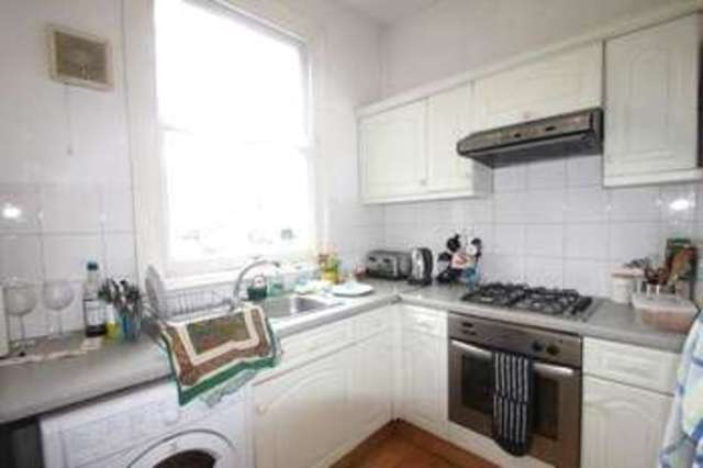  Image of 3 bedroom Flat to rent in Mayton Street London N7 at London N7 6QR Holloway, N7 6QR