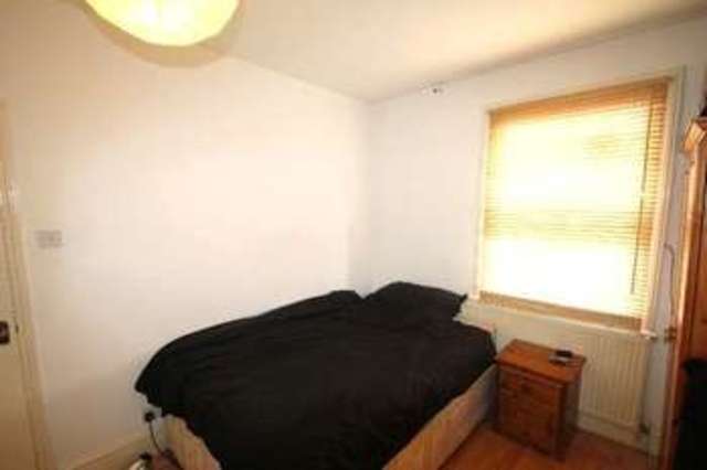  Image of 3 bedroom Flat to rent in Mayton Street London N7 at London N7 6QR Holloway, N7 6QR