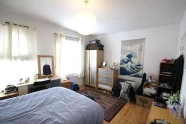  Image of 3 bedroom Flat to rent in Mayton Street London N7 at London N7 6QR Holloway, N7 6QR