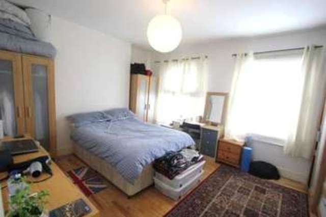  Image of 3 bedroom Flat to rent in Mayton Street London N7 at London N7 6QR Holloway, N7 6QR