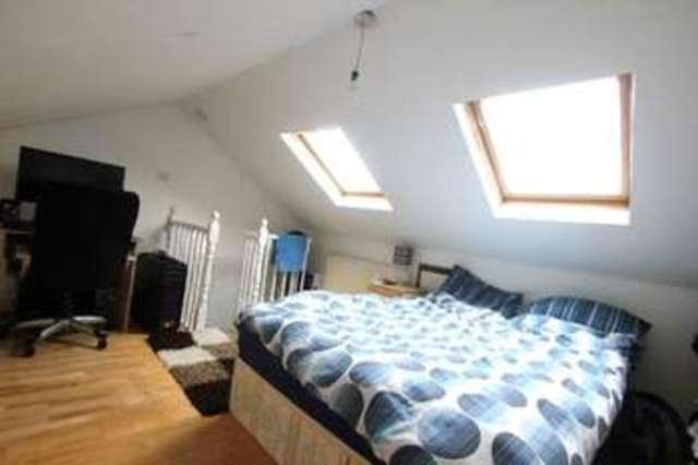  Image of 3 bedroom Flat to rent in Mayton Street London N7 at London N7 6QR Holloway, N7 6QR