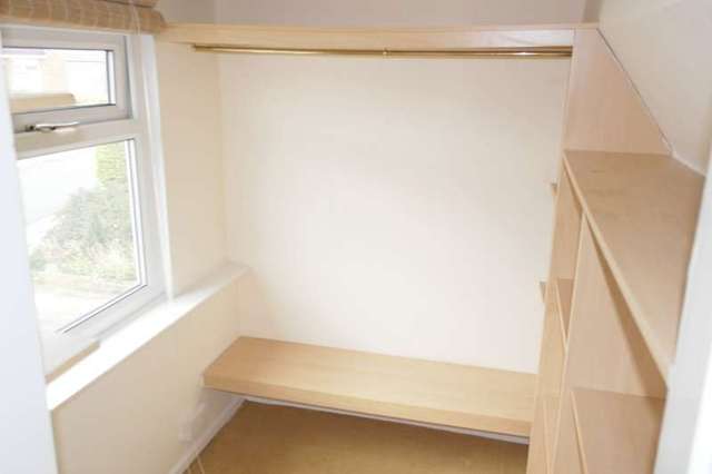  Image of 3 bedroom Semi-Detached house to rent in Meadow Park Crescent Stanningley Pudsey LS28 at Stanningley, LS28 7TL