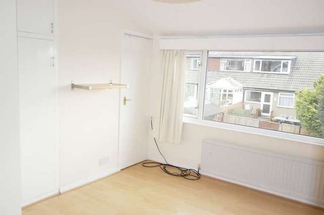 Image of 3 bedroom Semi-Detached house to rent in Meadow Park Crescent Stanningley Pudsey LS28 at Stanningley, LS28 7TL