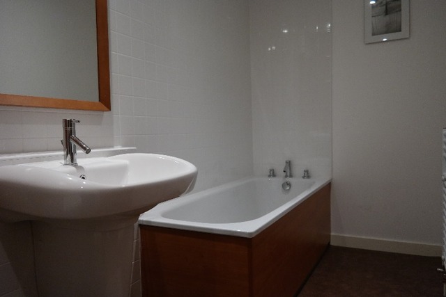  Image of 2 bedroom Flat to rent in Meadowside Quay Walk Glasgow G11 at Glasgow Harbour Glasgow Glasgow, G11 6AY