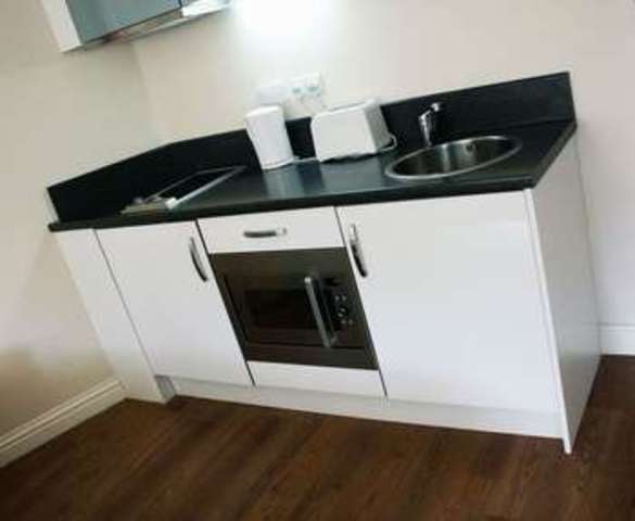  Image of 1 bedroom Property to rent in Highfields Road Huddersfield HD1 at Highfields Road  Huddersfield, HD1 5LP