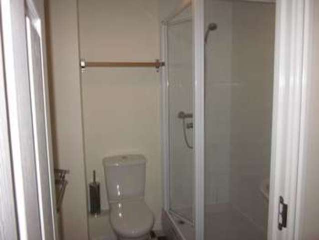  Image of 2 bedroom Flat to rent in Merlin Close Yeovil BA21 at Merlin Close  Yeovil, BA21 3GX