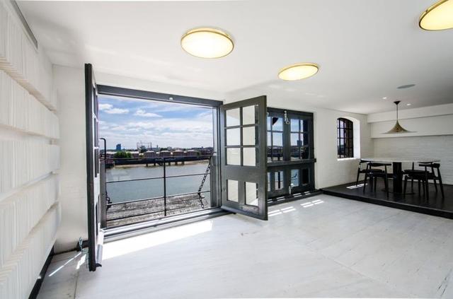  Image of 2 bedroom Apartment to rent in Metropolitan Wharf Wapping Wall London E1W at London, E1W 3SS