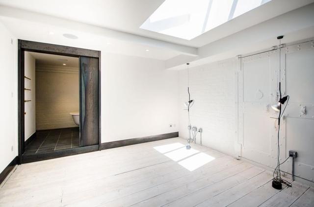  Image of 2 bedroom Apartment to rent in Metropolitan Wharf Wapping Wall London E1W at London, E1W 3SS