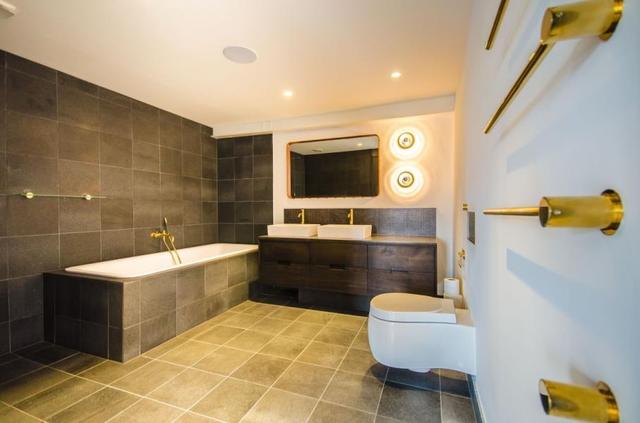  Image of 2 bedroom Apartment to rent in Metropolitan Wharf Wapping Wall London E1W at London, E1W 3SS