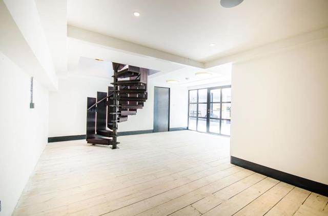  Image of 2 bedroom Apartment to rent in Metropolitan Wharf Wapping Wall London E1W at London, E1W 3SS