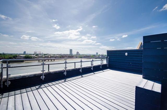  Image of 2 bedroom Apartment to rent in Metropolitan Wharf Wapping Wall London E1W at London, E1W 3SS