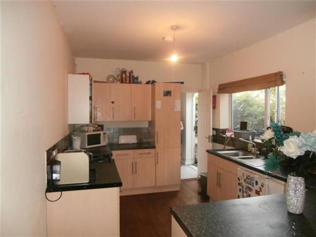  Image of 7 bedroom Terraced house to rent in Milton Road Southampton SO15 at Shirley, SO15 2HS