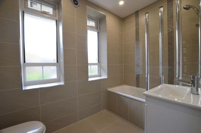  Image of 1 bedroom Property to rent in Powell Road London E5 at Powell Road  LONDON, E5 8DH