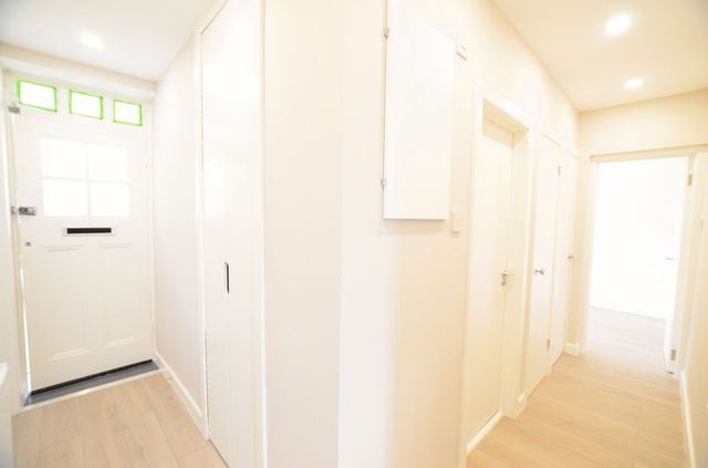  Image of 1 bedroom Property to rent in Powell Road London E5 at Powell Road  LONDON, E5 8DH