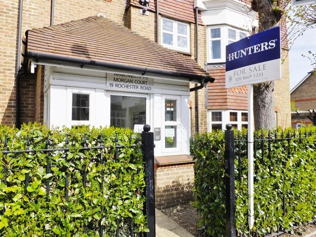  Image of 2 bedroom Flat for sale in Rochester Road Carshalton SM5 at 19 Rochester Road Carshalton Carshalton, SM5 2LB