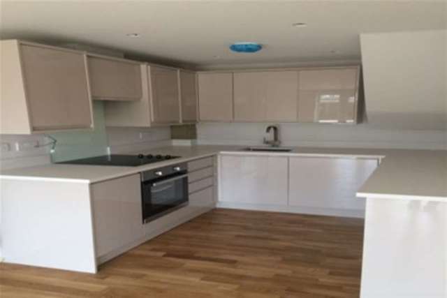  Image of 2 bedroom Flat to rent in The Bevers Mortimer Common Reading RG7 at Reading, RG7 3SP