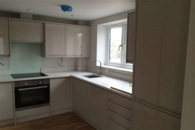  Image of 2 bedroom Flat to rent in The Bevers Mortimer Common Reading RG7 at Reading, RG7 3SP