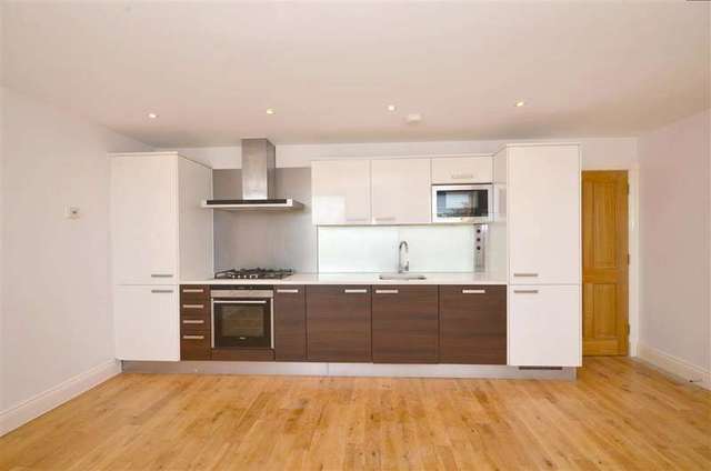  Image of 2 bedroom Flat for sale in Mount Ephraim Tunbridge Wells TN4 at Tunbridge Wells Kent Tunbridge Wells, TN4 8BS