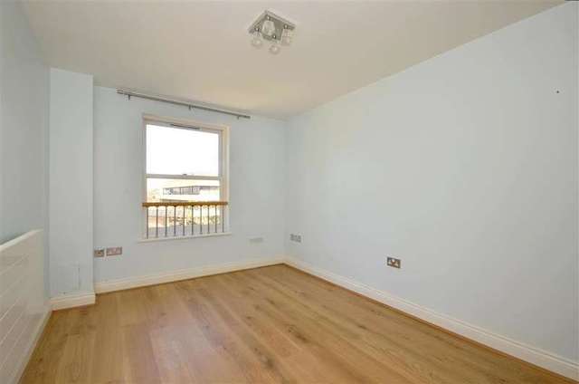  Image of 2 bedroom Flat for sale in Mount Ephraim Tunbridge Wells TN4 at Tunbridge Wells Kent Tunbridge Wells, TN4 8BS