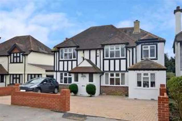  Image of 4 bedroom Detached house for sale in Mount Park Avenue South Croydon CR2 at South Croydon Surrey South Croydon, CR2 6DW