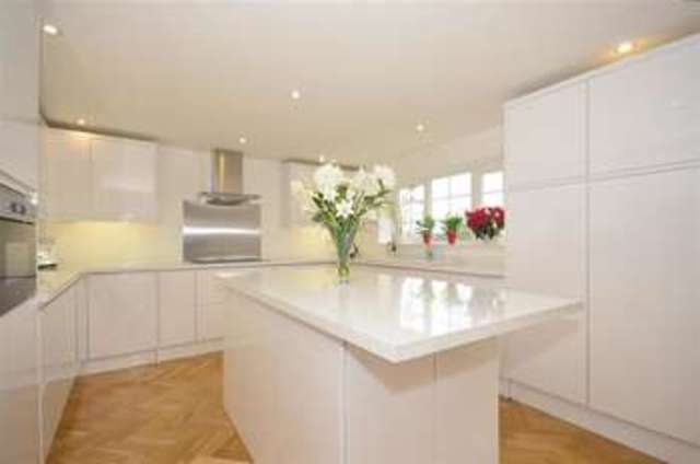  Image of 4 bedroom Detached house for sale in Mount Park Avenue South Croydon CR2 at South Croydon Surrey South Croydon, CR2 6DW