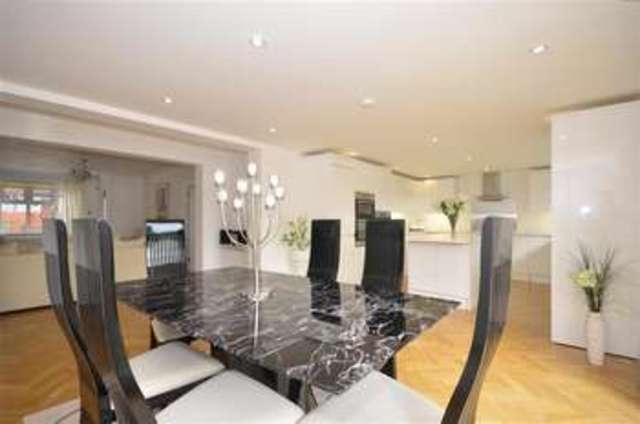  Image of 4 bedroom Detached house for sale in Mount Park Avenue South Croydon CR2 at South Croydon Surrey South Croydon, CR2 6DW