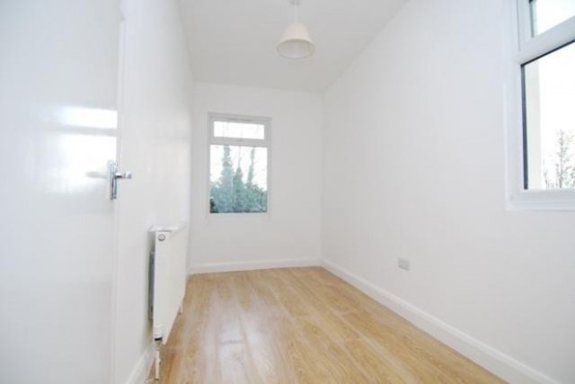  Image of 3 bedroom Flat to rent in Mount View Road London N4 at Mount View Road  Finsbury Park, N4 4SL