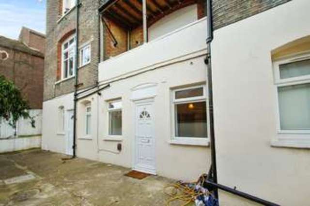  Image of Flat to rent in Mount View Road London N4 at London  Stroud Green, N4 4SL