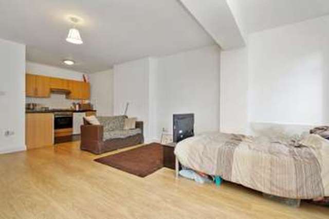  Image of Flat to rent in Mount View Road London N4 at London  Stroud Green, N4 4SL
