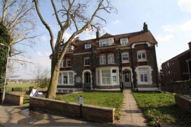  Image of Studio flat to rent in Mount View Road London N4 at London, N4 4SL