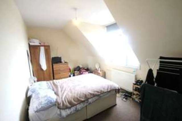  Image of 3 bedroom Flat to rent in Mount View Road London N4 at London N4 4SL Finsbury Park, N4 4SL