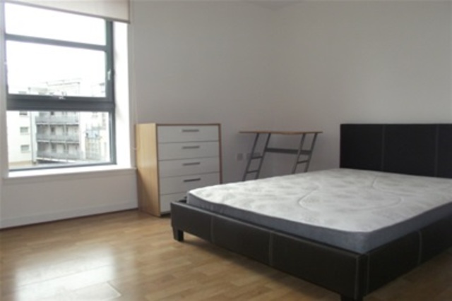  Image of 2 bedroom Flat to rent in Muirhouse Street Glasgow G41 at Pollokshields Glasgow Glasgow, G41 1QD