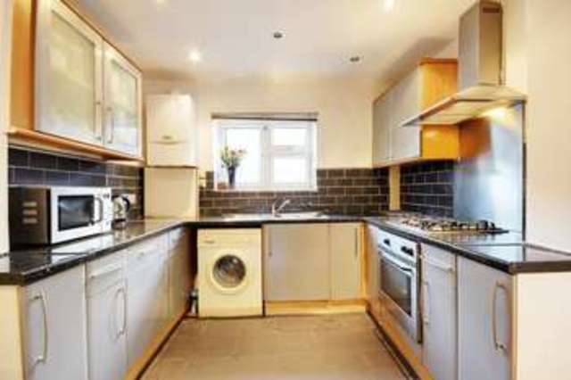  Image of 4 bedroom Terraced house for sale in Muston Road London E5 at Muston Road  London, E5 9LH
