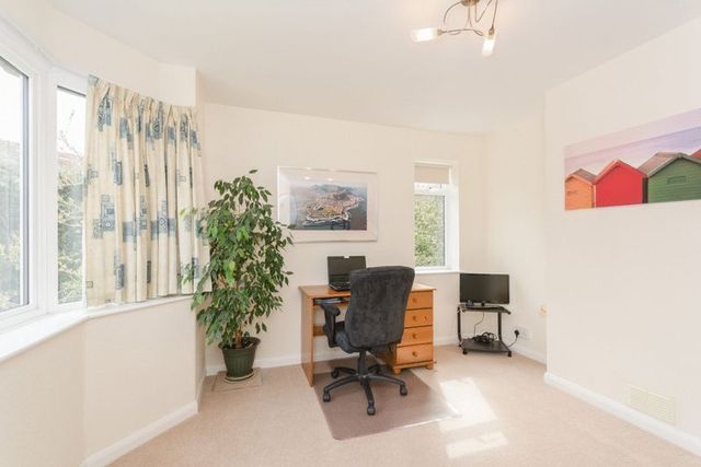  Image of 4 bedroom Detached house for sale in Purssells Meadow Naphill High Wycombe HP14 at Purssells Meadow Naphill High Wycombe, HP14 4SG
